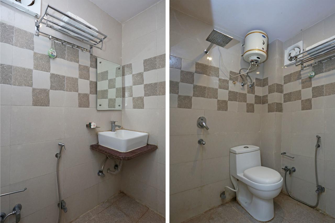 Oyo 9233 Hotel Cottage Lord Krishna Ню Делхи Екстериор снимка